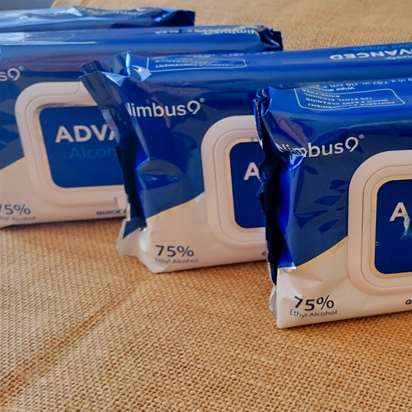 (4) PACKS ADVANCED ALCOHOL WIPES 320 WIPES - Picture 1 of 4